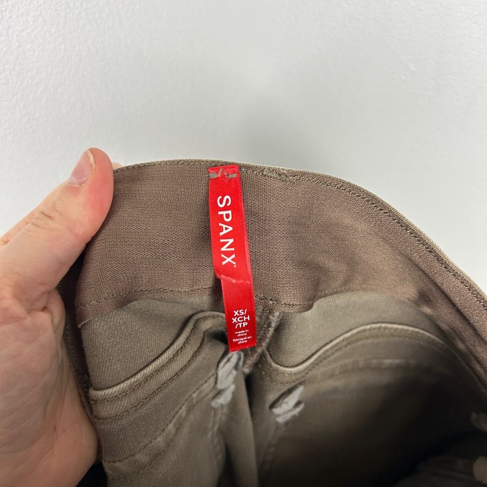 Cropped Khakis - Picture 4 of 4
